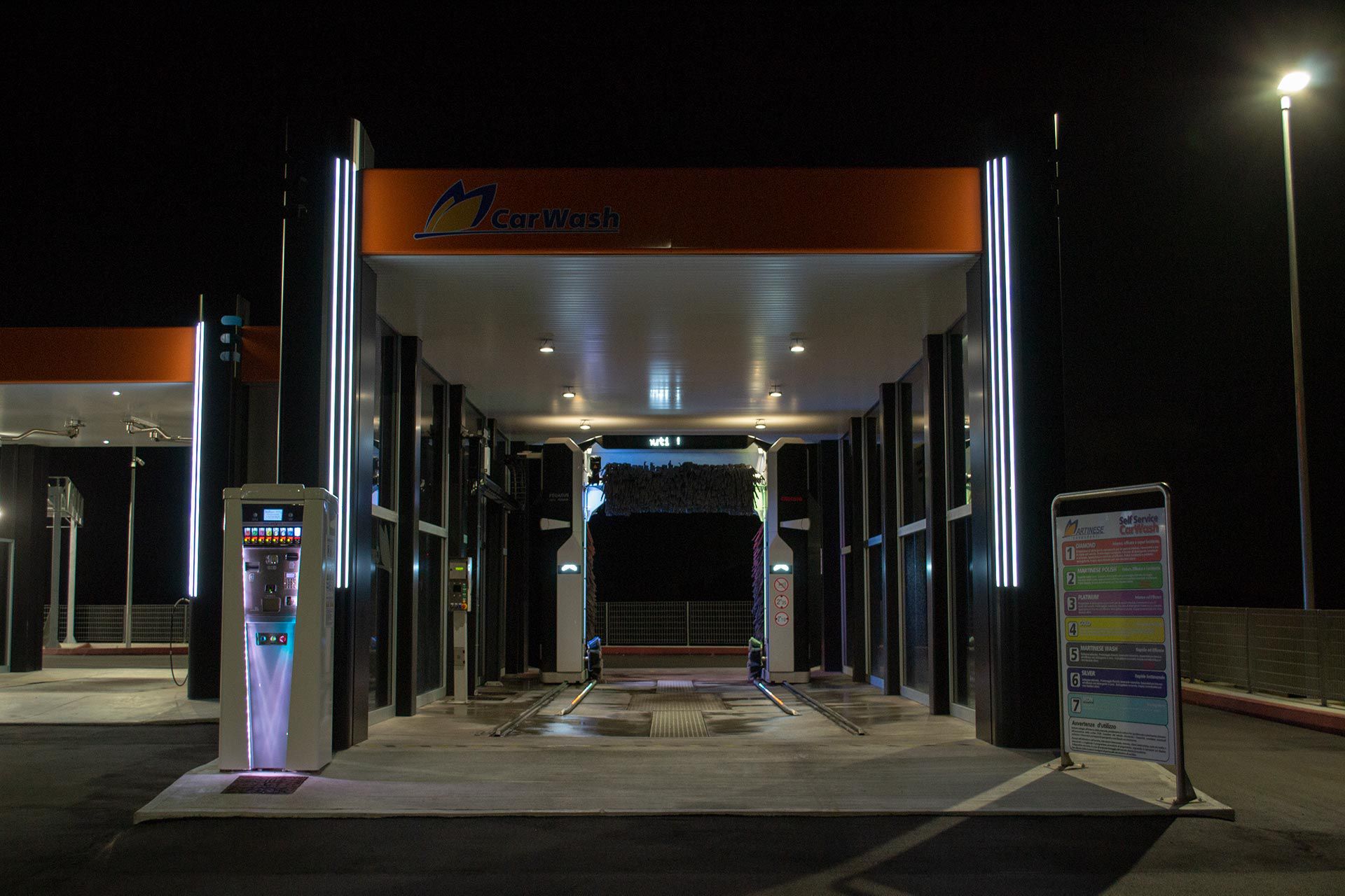 martinese-carburanti-casarano-sera-3.jpg